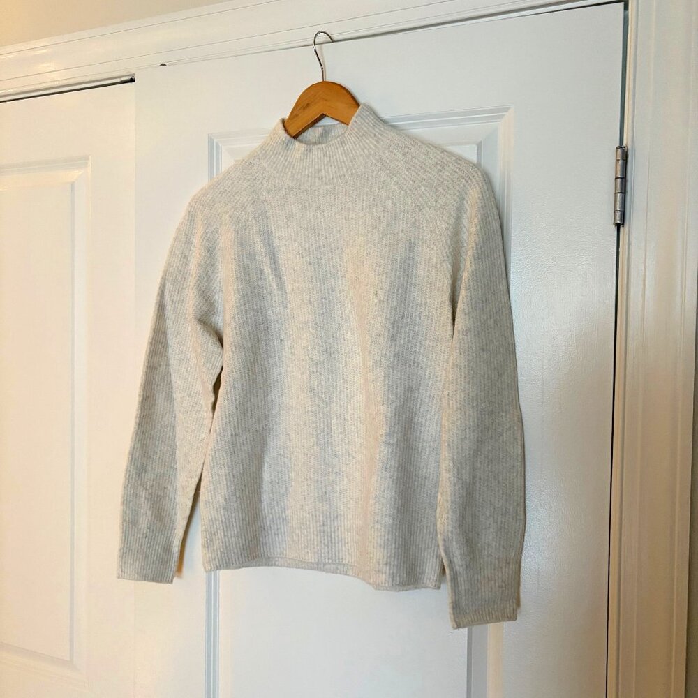 NWOT Uniqlo Heather Grey Mock Neck Sweater, Purchased in Japan